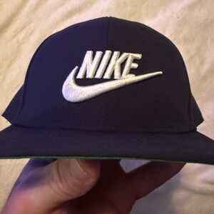 Nike Men's navy blue Cap with White Logo